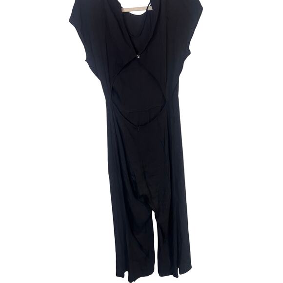 Refromation Black Short Sleeve Romper With An Open Back - Picture 2 of 2